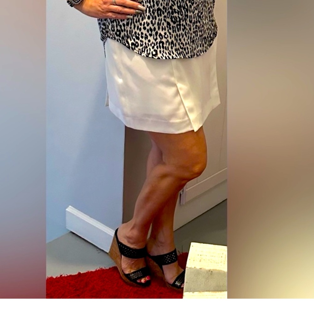 Astra creamy white Skort, awesome Golf wear or going out Size 12 EUC